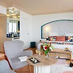 Mercure Majestic Hotel 4*
