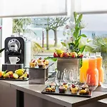 Mercure Majestic Hotel 4*
