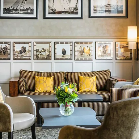 Mercure Majestic מלון