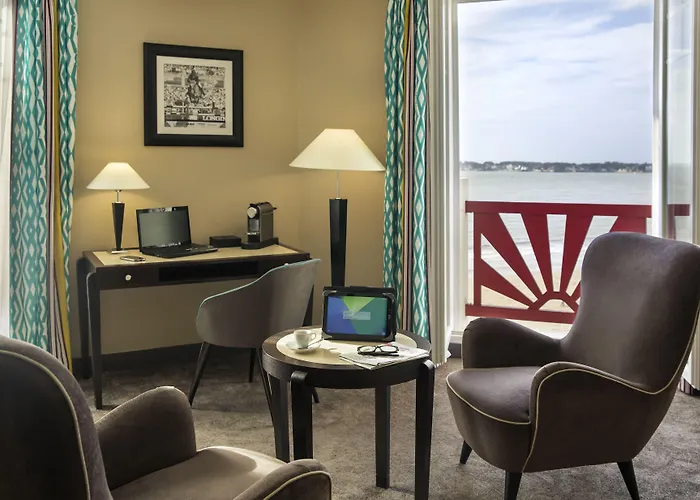 فندق Mercure Majestic 4*